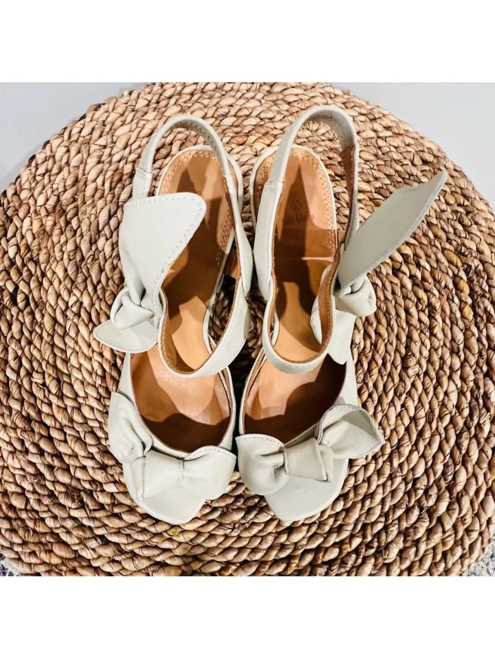 BILL BLASS Carmen Leather Bow Block Heel Sandal